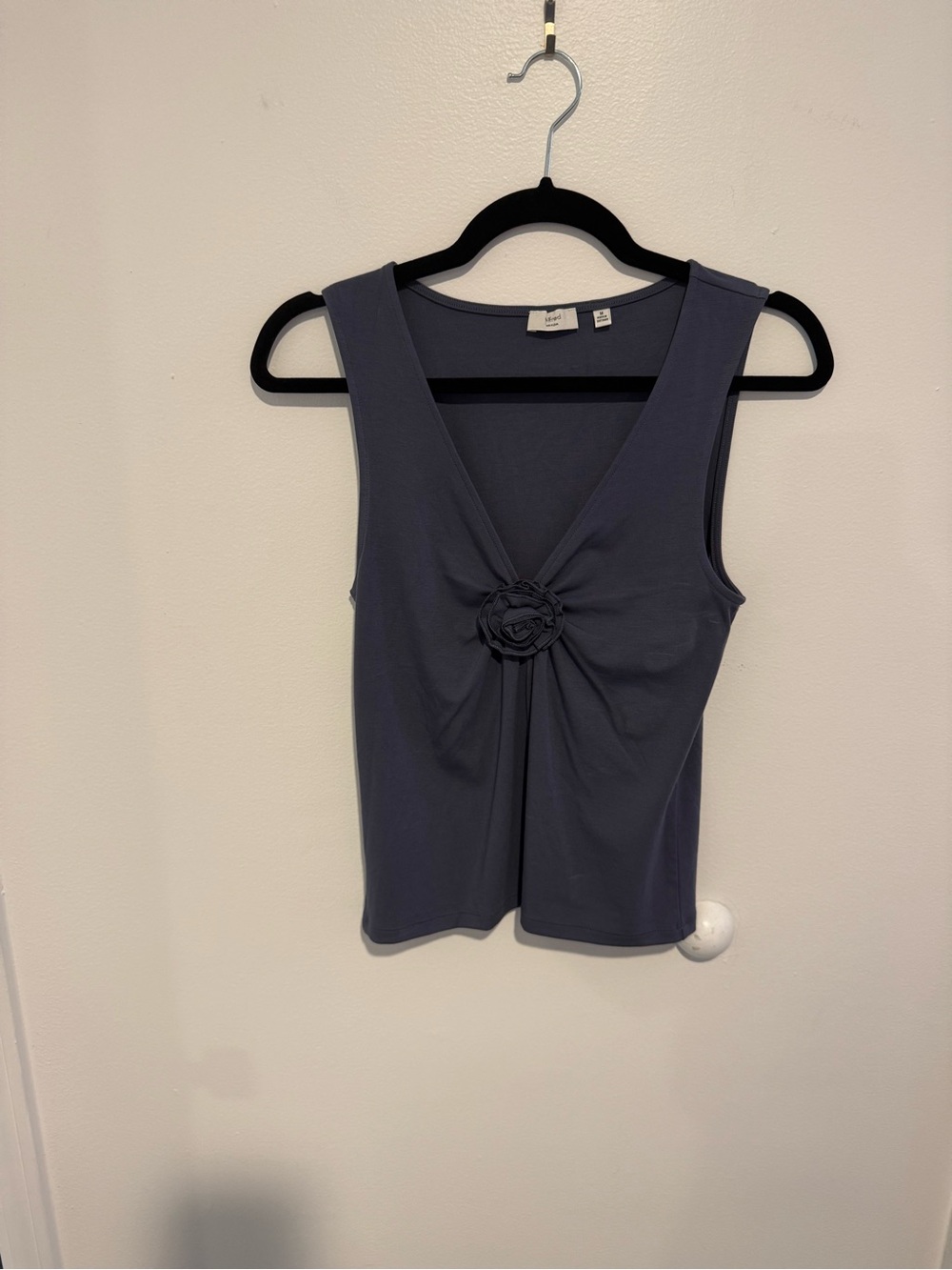 Aritzia Sleeveless V-Neck Tank with Front Rosette - Charcoal